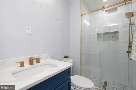 Bath - 6722 Mallard Ct, Frederick, MD 21703 photo 1 of 2