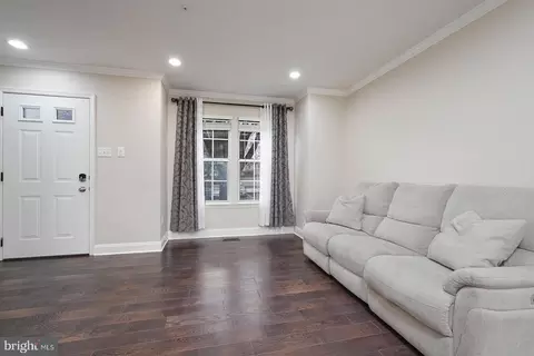 Living - 6722 Mallard Ct, Frederick, MD 21703 photo 1 of 4