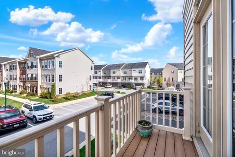 Exterior - 6018 Leben Dr, Frederick, MD 21703 photo 4 of 5