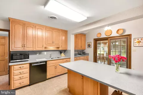 Kitchen - 8010 Glendale Dr, Frederick, MD 21702 photo 4 of 6