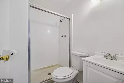 Bath - 58 Apple Way, Frederick, MD 21703 photo 2 of 6