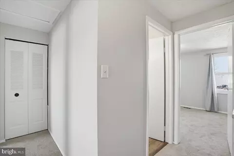Entry Way - 6734 Fallow Hill Ct, Frederick, MD 21703 photo 4 of 5