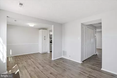 Entry Way - 6734 Fallow Hill Ct, Frederick, MD 21703 photo 3 of 5