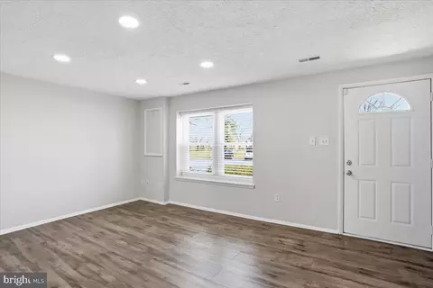 Living - 6734 Fallow Hill Ct, Frederick, MD 21703 photo 2 of 2