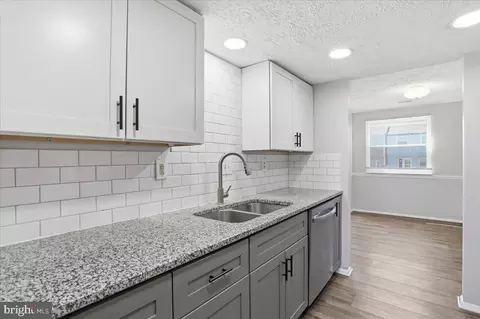 Kitchen - 6734 Fallow Hill Ct, Frederick, MD 21703 photo 2 of 4