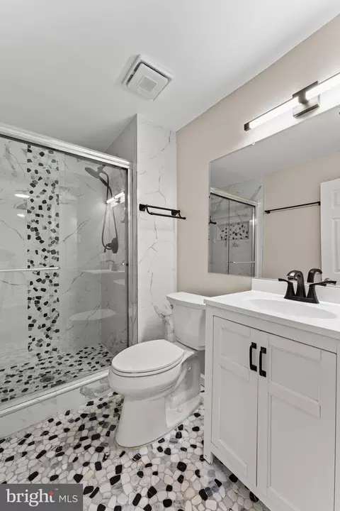 Bath - 1394 Rollinghouse Dr, Frederick, MD 21703 photo 3 of 3