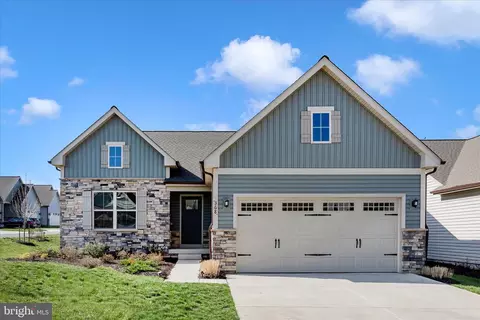 368 Crown Point Dr, Frederick, MD 21702