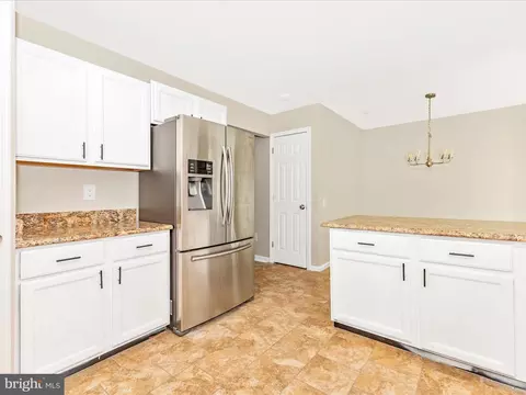 Kitchen - 6223 Cliffside Ter, Frederick, MD 21701 photo 3 of 7