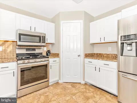 Kitchen - 6223 Cliffside Ter, Frederick, MD 21701 photo 4 of 7
