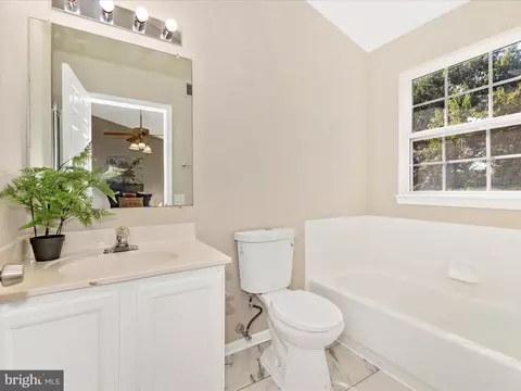 Bath - 6223 Cliffside Ter, Frederick, MD 21701 photo 2 of 4