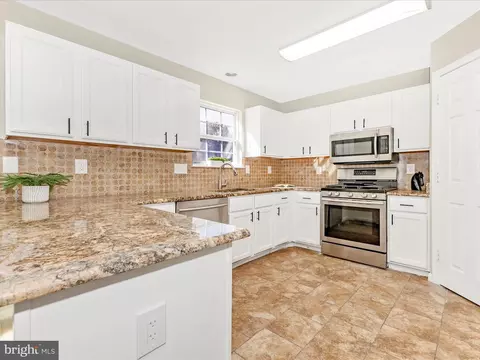 Kitchen - 6223 Cliffside Ter, Frederick, MD 21701 photo 6 of 7