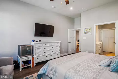 Bedroom - 6126 Dock St, Frederick, MD 21703 photo 3 of 6