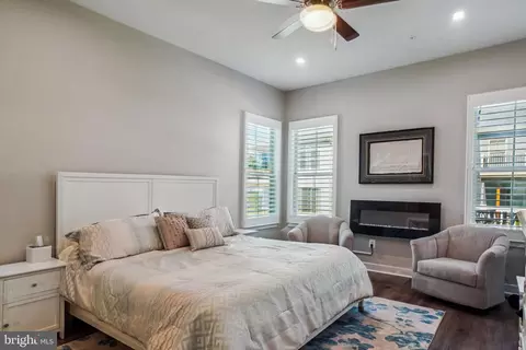 Bedroom - 6126 Dock St, Frederick, MD 21703 photo 1 of 6