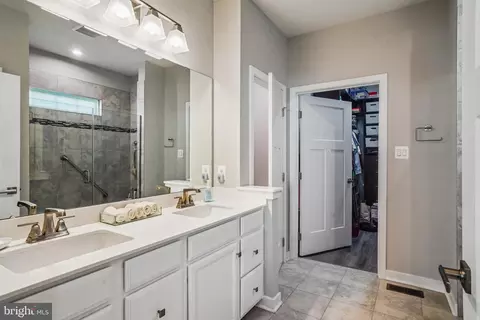 Entry Way - 6126 Dock St, Frederick, MD 21703 photo 6 of 12