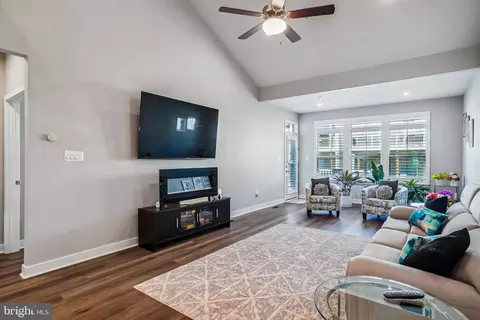 Entry Way - 6126 Dock St, Frederick, MD 21703 photo 2 of 12