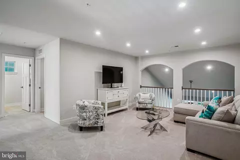 Entry Way - 6126 Dock St, Frederick, MD 21703 photo 8 of 12