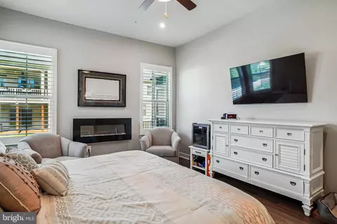 Bedroom - 6126 Dock St, Frederick, MD 21703 photo 2 of 6