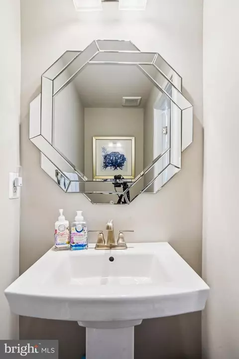 Entry Way - 6126 Dock St, Frederick, MD 21703 photo 7 of 12