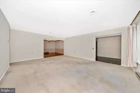 Living - 5798 Box Elder Ct, Frederick, MD 21703 photo 6 of 10