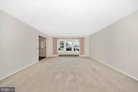Living - 5798 Box Elder Ct, Frederick, MD 21703 photo 3 of 10