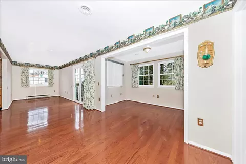 Living - 5798 Box Elder Ct, Frederick, MD 21703 photo 8 of 10