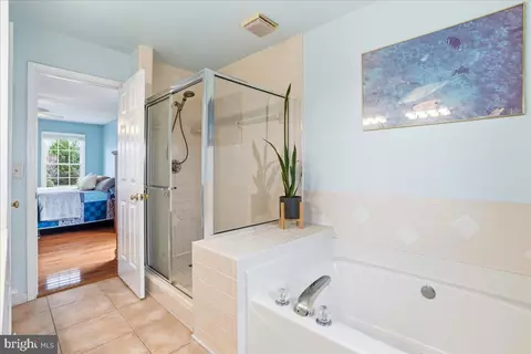 Bath - 118 Manda Dr, Middletown, MD 21769 photo 2 of 4