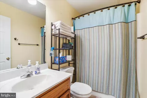 Bath - 118 Manda Dr, Middletown, MD 21769 photo 3 of 4
