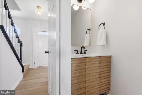 Entry Way - 311 Cheyenne Dr, Frederick, MD 21701 photo 4 of 4