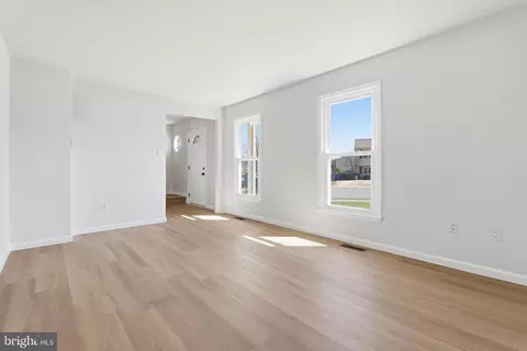 Living - 311 Cheyenne Dr, Frederick, MD 21701 photo 4 of 4