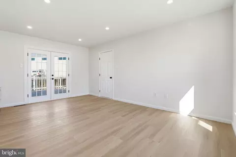 Living - 311 Cheyenne Dr, Frederick, MD 21701 photo 2 of 4