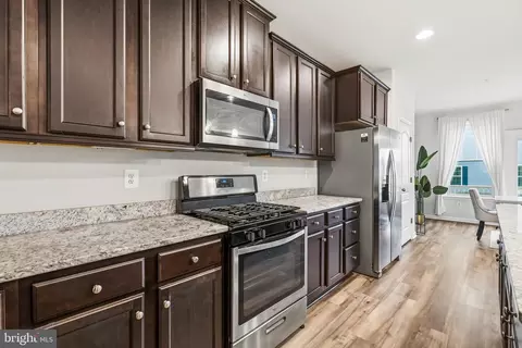 Entry Way - 1320 Ricketts Rd, Frederick, MD 21702 photo 8 of 17