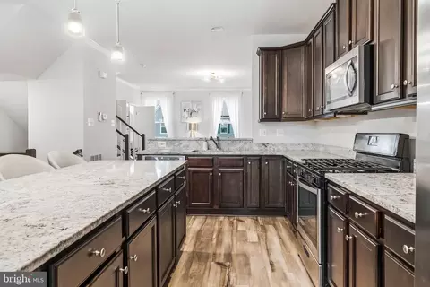 Entry Way - 1320 Ricketts Rd, Frederick, MD 21702 photo 7 of 17