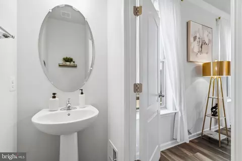 Entry Way - 1320 Ricketts Rd, Frederick, MD 21702 photo 15 of 17