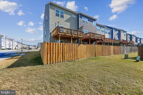 Exterior - 6501 Britannic Pl, Frederick, MD 21703 photo 13 of 16