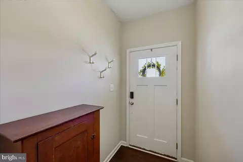 Entry Way - 6501 Britannic Pl, Frederick, MD 21703 photo 1 of 8