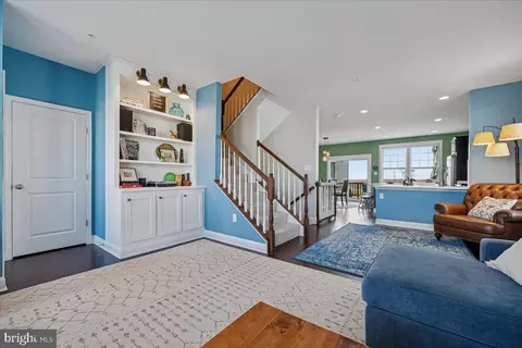 Entry Way - 6501 Britannic Pl, Frederick, MD 21703 photo 3 of 8