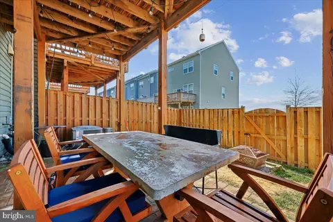 Exterior - 6501 Britannic Pl, Frederick, MD 21703 photo 10 of 16