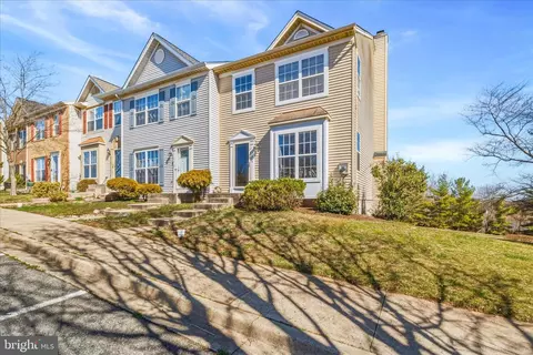 Exterior - 6414 View Point Ct, Frederick, MD 21703 photo 2 of 8