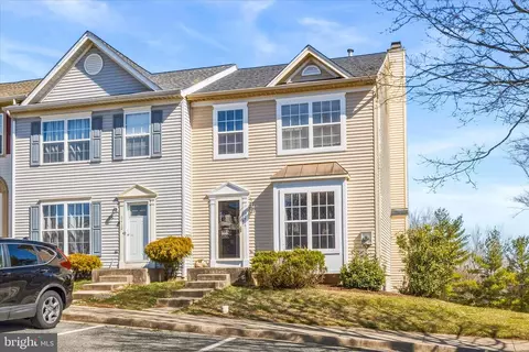 Exterior - 6414 View Point Ct, Frederick, MD 21703 photo 8 of 8