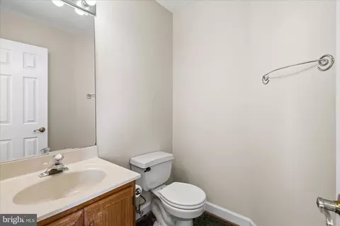 Bath - 6414 View Point Ct, Frederick, MD 21703 photo 1 of 2
