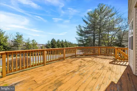 Exterior - 6414 View Point Ct, Frederick, MD 21703 photo 3 of 8