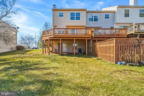 Exterior - 6414 View Point Ct, Frederick, MD 21703 photo 7 of 8
