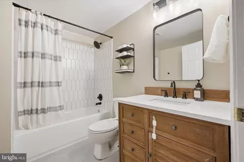 Bath - 447 Center St, Frederick, MD 21701 photo 1 of 2