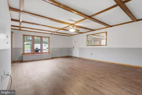 Living - 9304 Liberty Ct, Frederick, MD 21701 photo 5 of 7