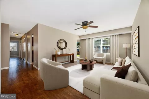 300 Chapel Ct #104, Walkersville, MD 21793