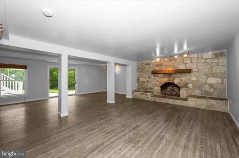 Living - 4211 Springview, Jefferson, MD 21755 photo 5 of 13
