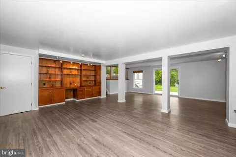 Living - 4211 Springview, Jefferson, MD 21755 photo 8 of 13