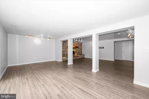 Living - 4211 Springview, Jefferson, MD 21755 photo 10 of 13