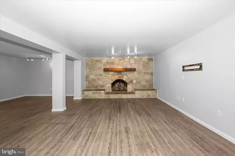 Living - 4211 Springview, Jefferson, MD 21755 photo 6 of 13