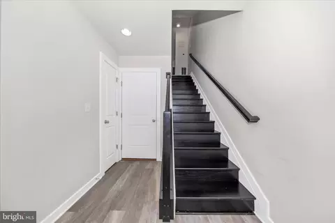 Entry Way - 1403 Bexley Ln, Frederick, MD 21701 photo 2 of 14